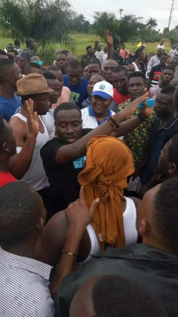 Photos: See The Moment Sacked Delta Speaker Led Thugs To Chase Gov. Okowa From Project Site